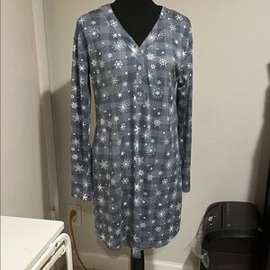 Snowflake Print Long Sleeve Nightgown
